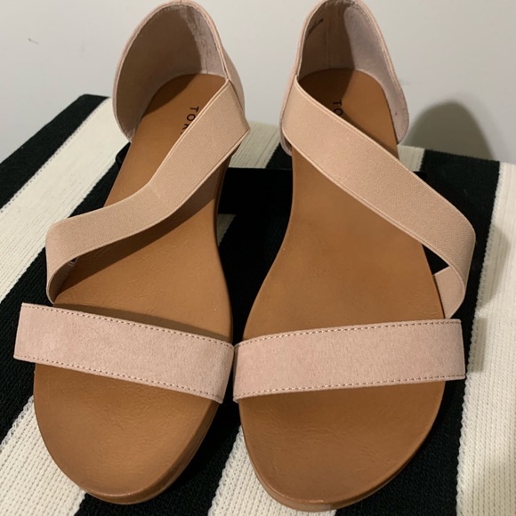 torrid Shoes - NWOT Torrid Blush Crossover Strap Sandal 10